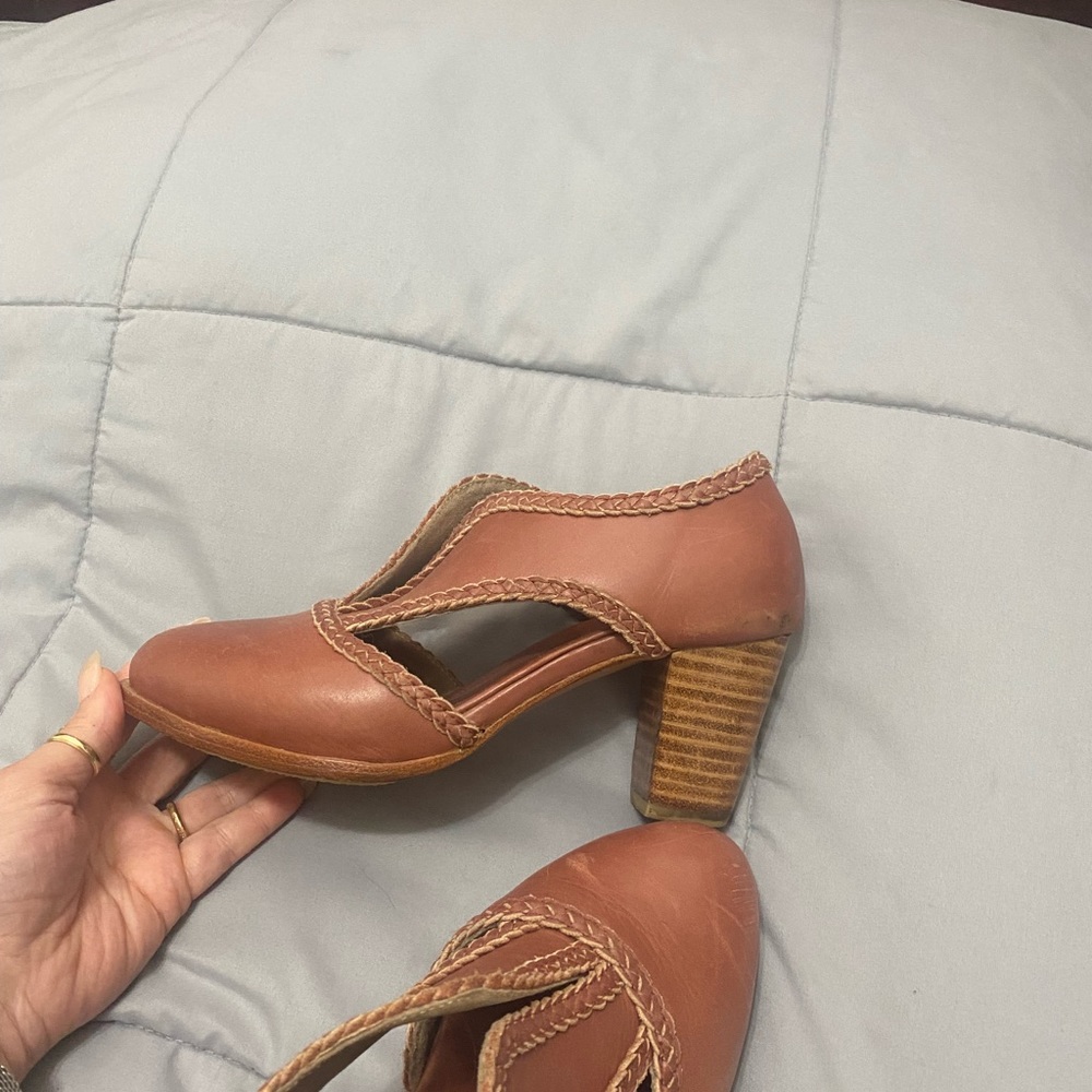 All leather shoes size 9